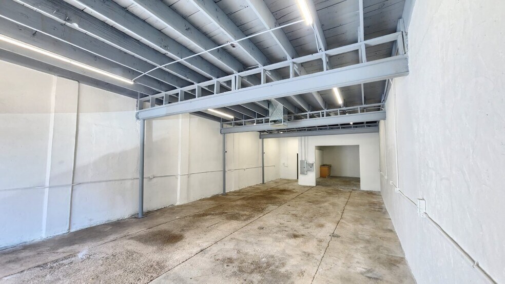 More Photos Of 1308 E San Antonio Ave, El Paso General Retail For Sale