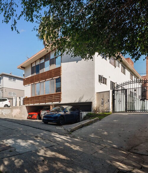 More Photos Of 736 S Gramercy Dr, Los Angeles Apartments For Sale