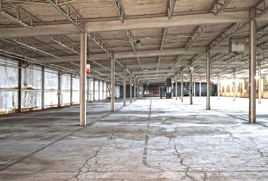 More Photos Of 2120 S Washington Ave, Lansing Warehouse For Sale