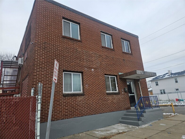 More Photos Of 1 Endicott Ave, Johnson City Office For Sale