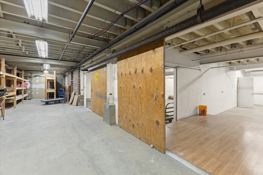 More Photos Of 181 S Whitfield St, Nazareth Office Residential For Sale