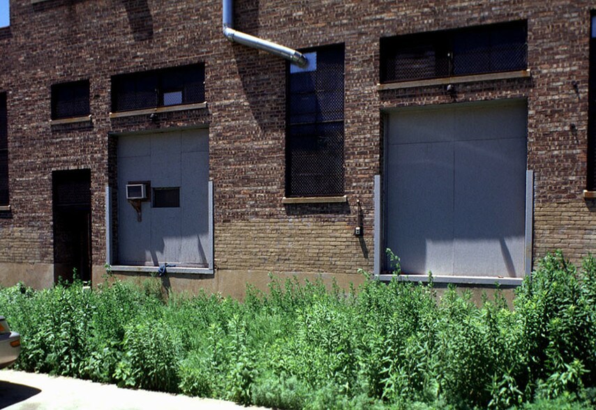 More Photos Of 4222 N Ravenswood Ave, Chicago Manufacturing For Lease