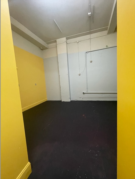 More Photos Of 640 S Main St, Greenville Storefront Retail Office For Lease