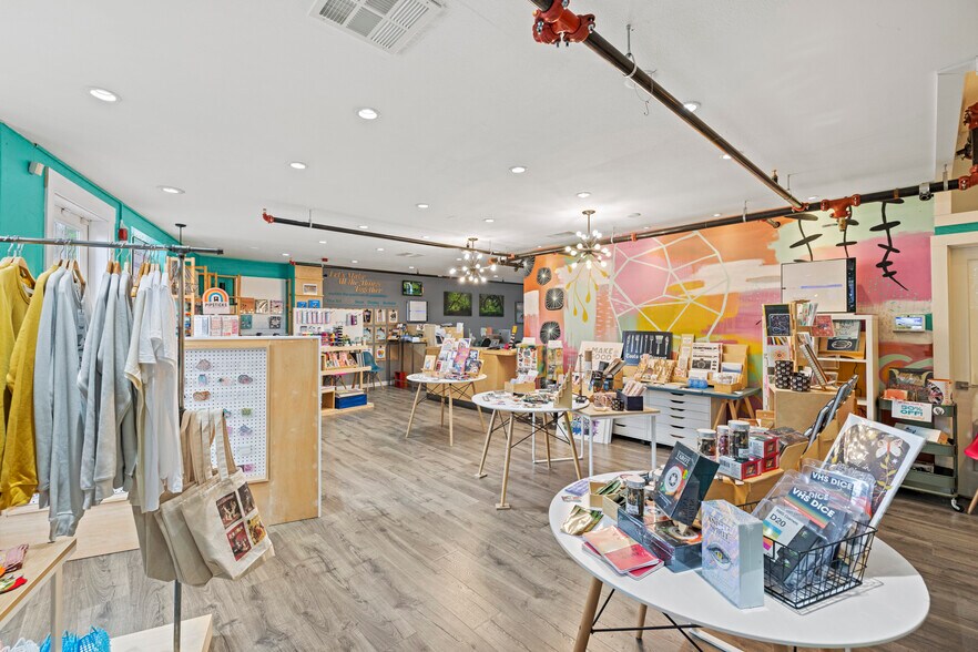 More Photos Of 105 1st St, Langley Storefront Retail Residential For Sale