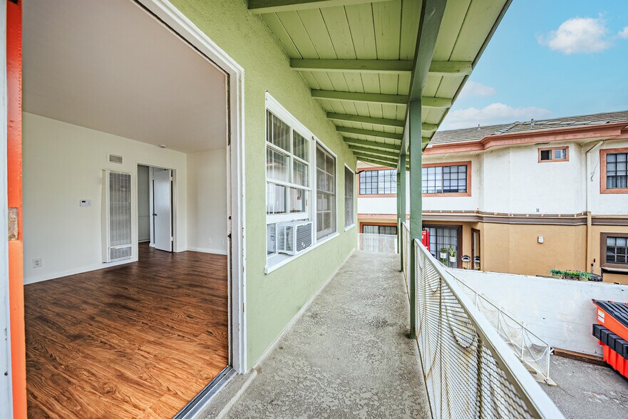 More Photos Of 650 W Wilson Ave, Glendale Apartments For Sale