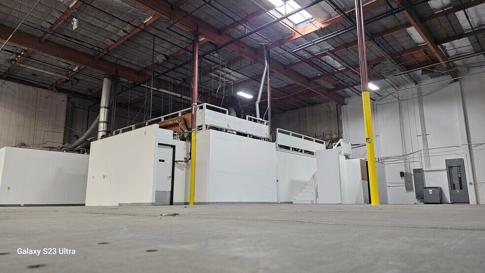 More Photos Of 700-798 E Glendale Ave, Sparks Warehouse For Lease