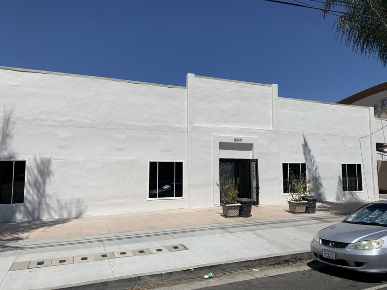 Primary Photo Of 8349 Reseda Blvd, Northridge Medical For Lease