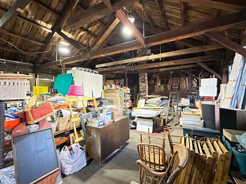 More Photos Of 9 N Main St, Bangor Light Distribution For Sale