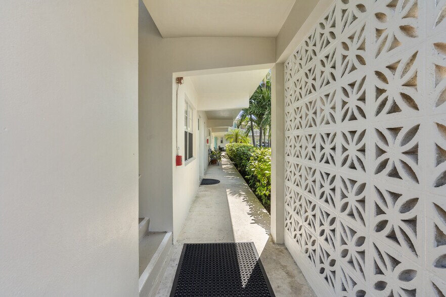 More Photos Of 640 SE 2nd Ave, Boynton Beach Apartments For Sale