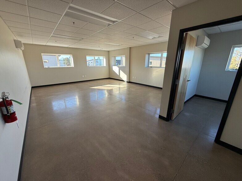 More Photos Of 20723 Brinson Blvd, Bend Light Manufacturing For Lease