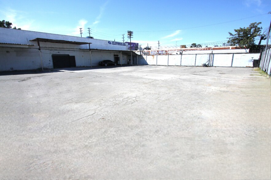 More Photos Of 1110 E 18th St, Los Angeles Industrial For Lease