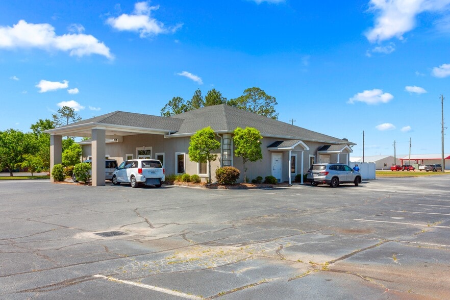 Primary Photo Of 415 S Dixon St, Alma Healthcare For Sale