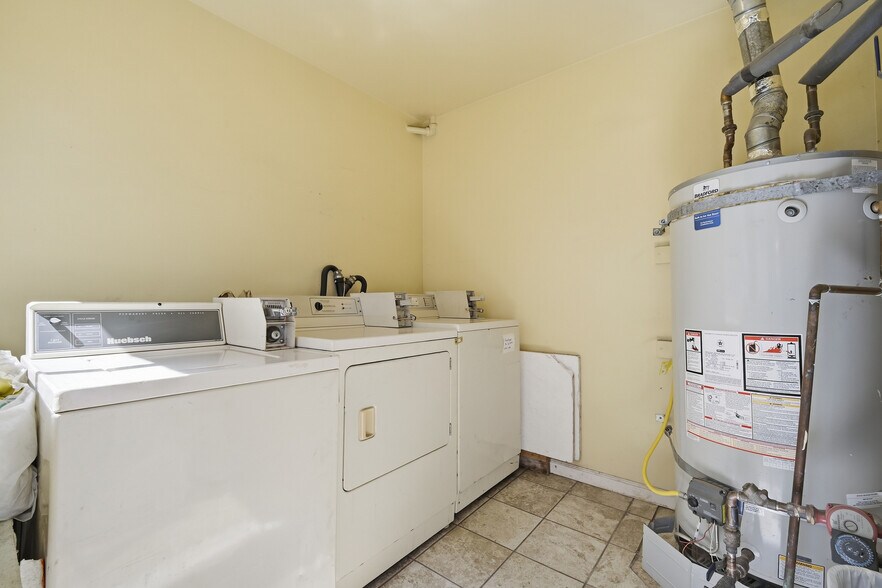 More Photos Of 1631 Granville Ave, Los Angeles Apartments For Sale