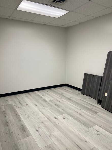 More Photos Of 807-809 E Baltimore St, Baltimore Medical For Lease