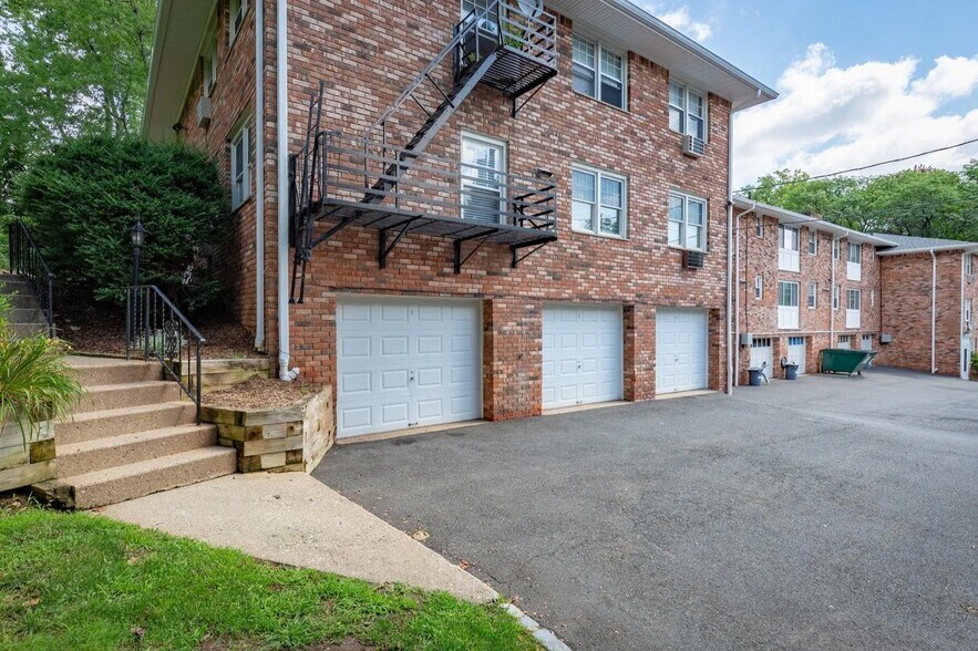More Photos Of 14 Walden Pl, Montclair Apartments For Sale