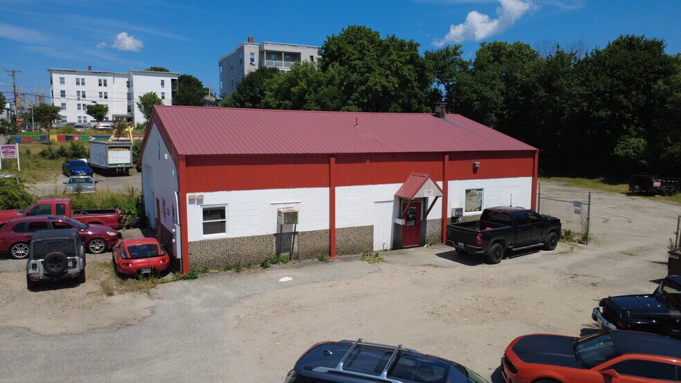 More Photos Of 210 Bartlett St, Lewiston Freestanding For Sale