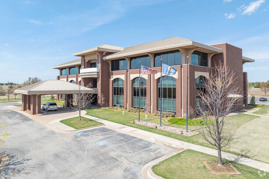 More Photos Of 601 E Britton Rd, Oklahoma City Office For Lease