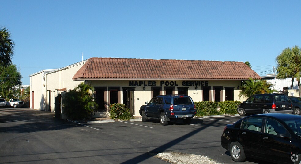 More Photos Of 6455 Airport Pulling Rd N, Naples Showroom For Sale