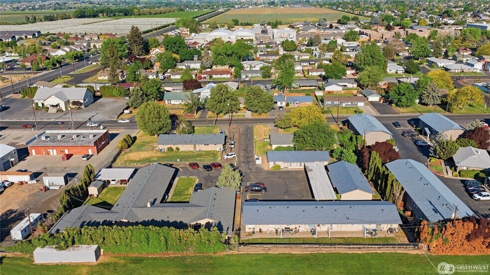 More Photos Of 1011-1015 S 48th Ave, Yakima Apartments For Sale