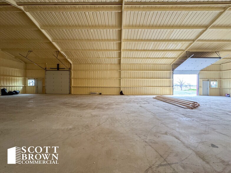More Photos Of 8307 FM 2164, Sanger Warehouse For Lease