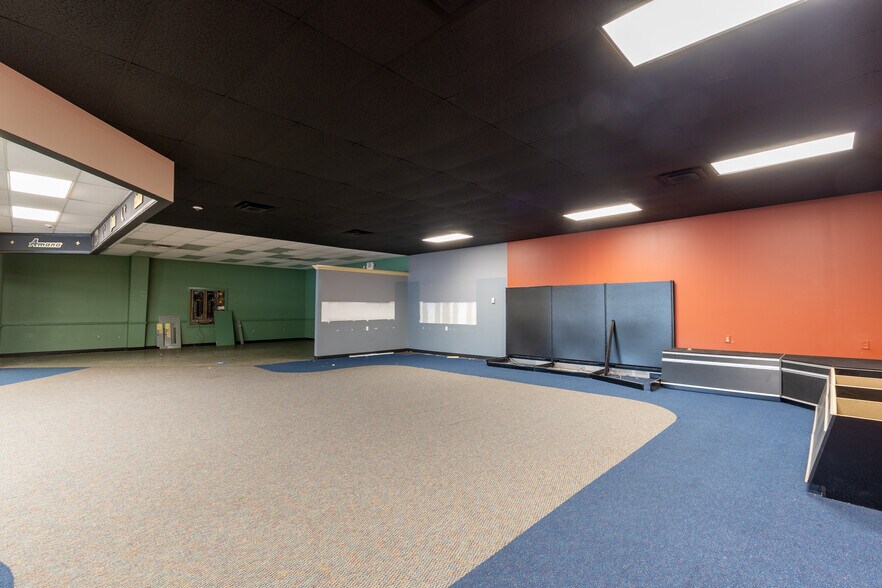 More Photos Of 1592 Sandifer Blvd, Seneca Freestanding For Lease