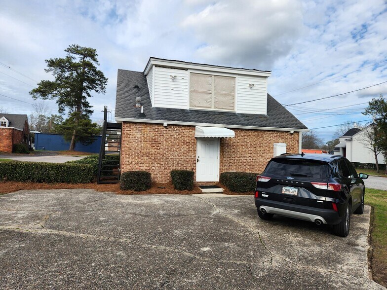 More Photos Of 900 Baker Ave, Augusta Office For Sale