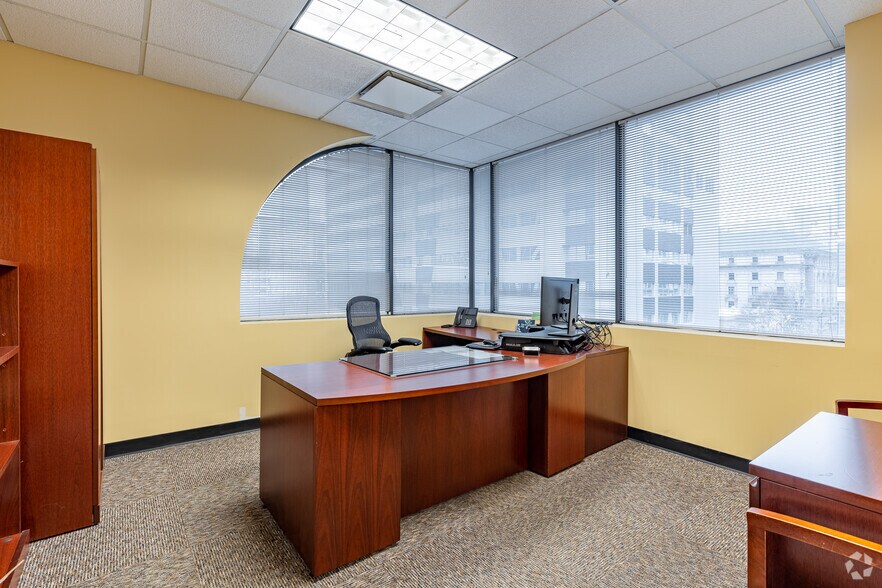 More Photos Of 40 Marietta St Nw, Atlanta Office For Sale