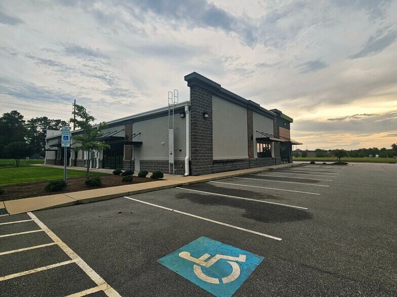 More Photos Of 220 Gridley Ln, Raeford Storefront Retail Office For Lease