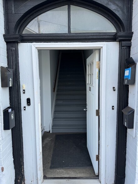 More Photos Of 108 Ball St, East Syracuse Flex For Sale