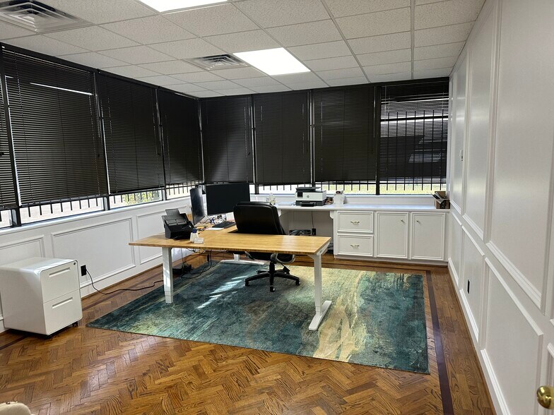 More Photos Of 6911 Breen Dr, Houston Warehouse For Lease