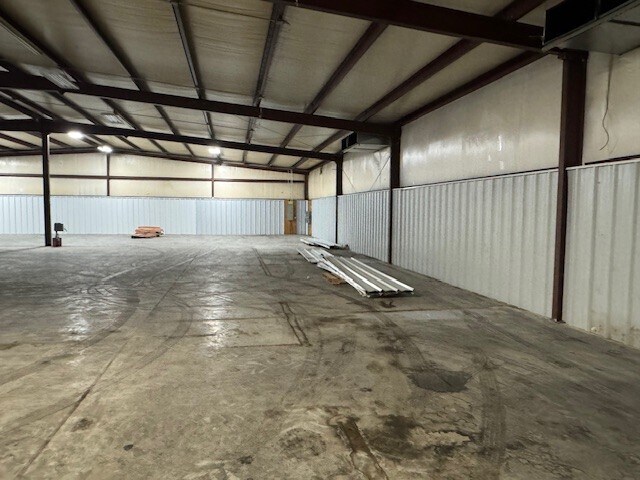 More Photos Of 1871 Industrial Bypass N, Franklin Warehouse For Lease