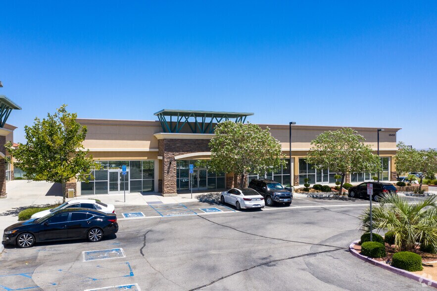38450 5th St W St, Palmdale, CA 93551 For Lease