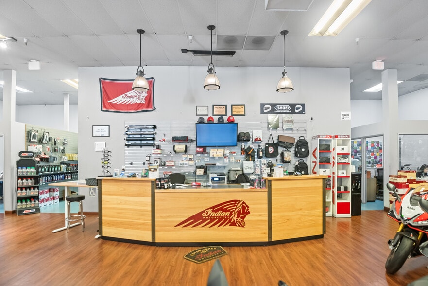 More Photos Of 456-460 Meridian Ave, San Jose Auto Dealership For Sale