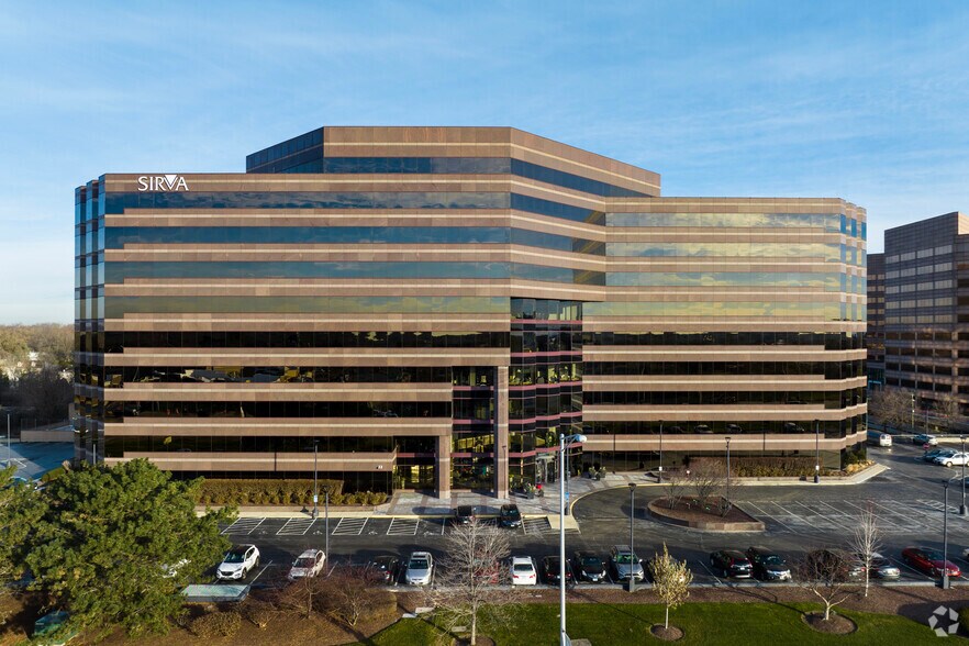 More Photos Of 17 W 110 22nd St, Oakbrook Terrace Office For Sale