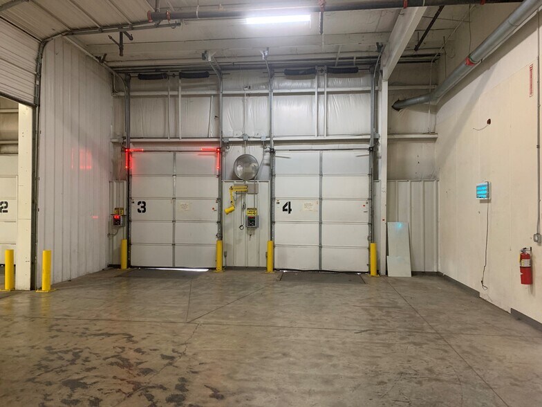 More Photos Of 400 Shotwell Dr, Franklin Warehouse For Lease