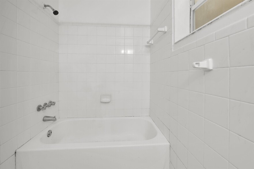 More Photos Of 2750 NW 58th Ter, Fort Lauderdale Specialty For Sale