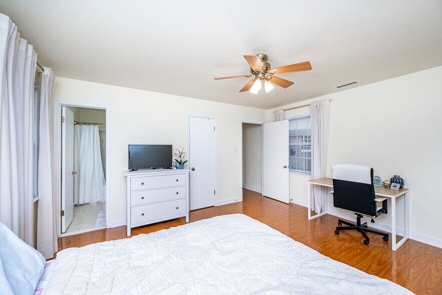 More Photos Of 7740 Cherokee Rd, Richmond Religious Facility For Sale