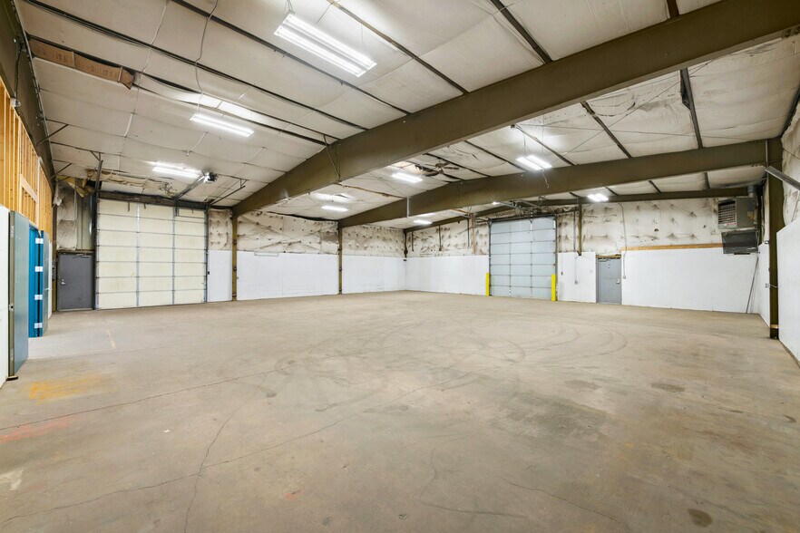 More Photos Of 80 Allegiance Cir, Evanston Industrial For Lease