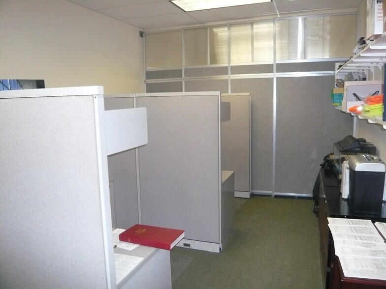 More Photos Of 3318 Delavall Ave, Bronx Office For Lease
