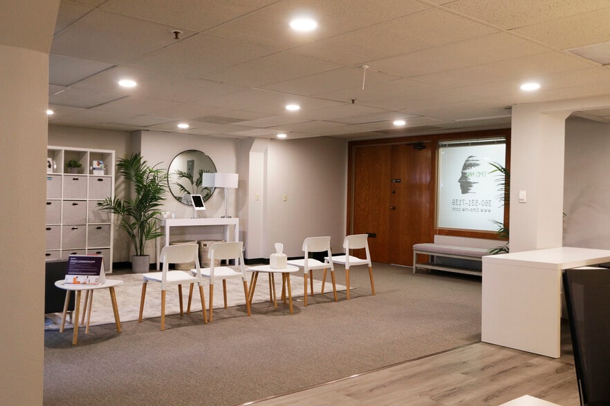 More Photos Of 1338 Commerce Ave, Longview Office For Lease