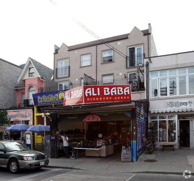 Primary Photo Of 196-200 Augusta Ave, Toronto Storefront Retail Residential For Lease