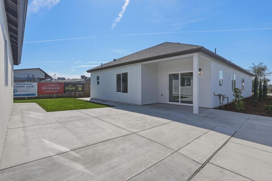 More Photos Of 1646 Clinton St, Delano Multifamily For Sale