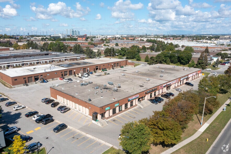 More Photos Of 4884 Dufferin St, Toronto Showroom For Lease