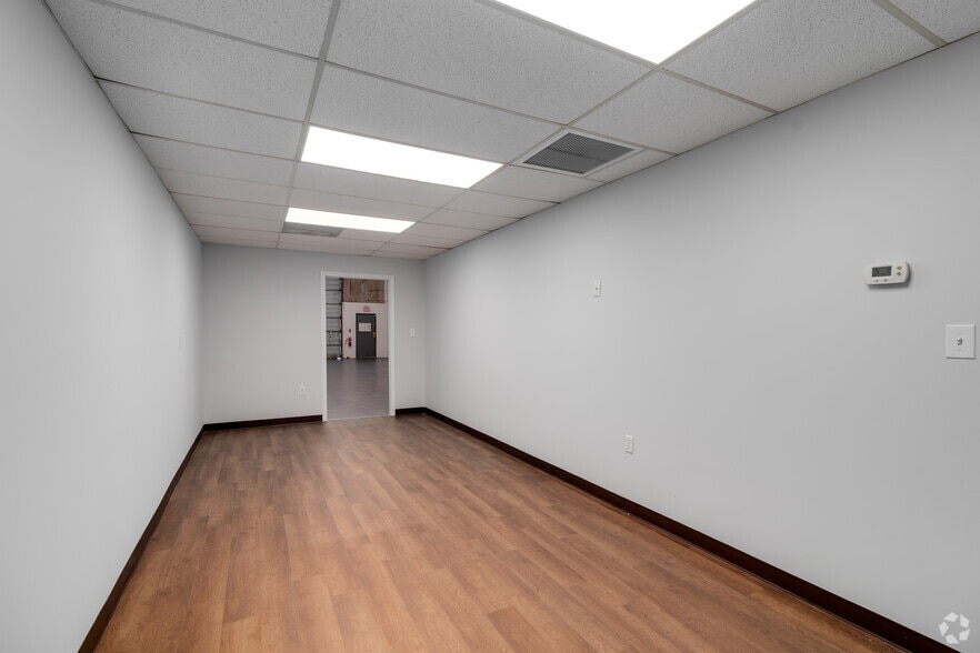 More Photos Of 3443-3479 Parkway Center Ct, Orlando Unknown For Lease