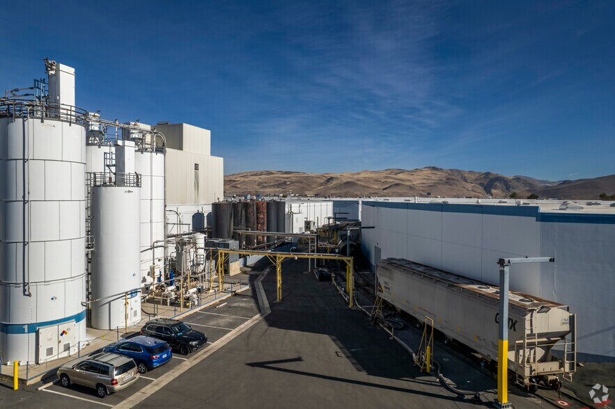 More Photos Of 902-930 Kleppe Ln, Sparks Warehouse For Lease