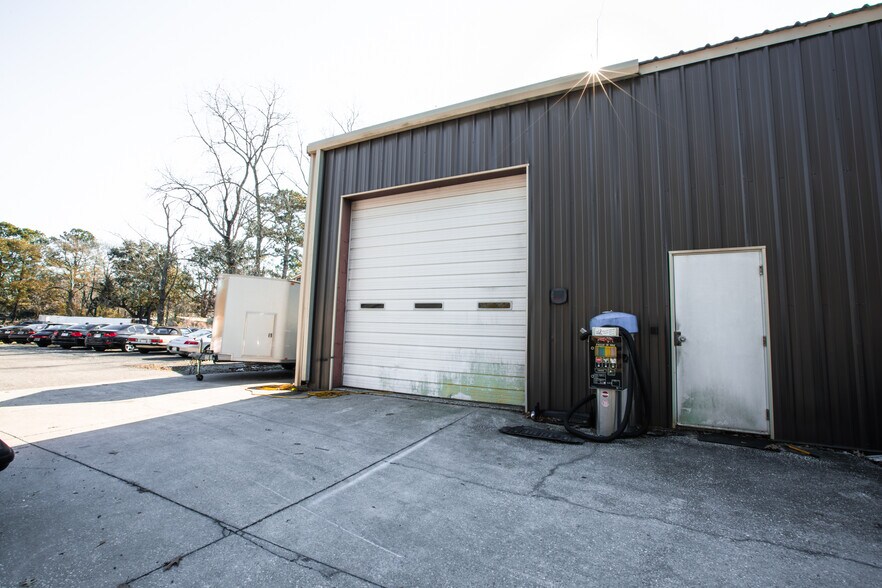 More Photos Of 5080 Rivers Ave, North Charleston Showroom For Sale