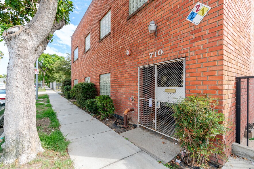 More Photos Of 700-710 W Wilson Ave, Glendale Office For Lease