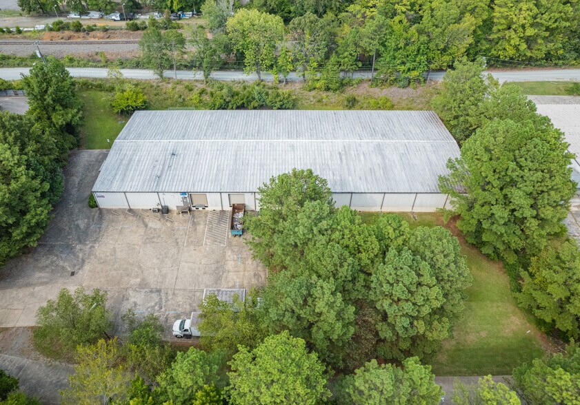 More Photos Of 121 S Lasalle St, Durham Warehouse For Lease