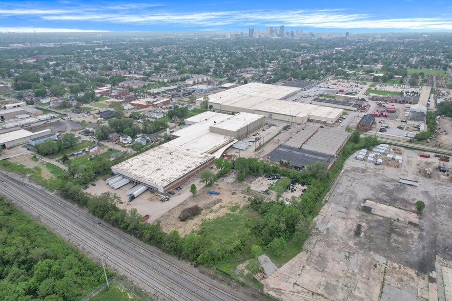 More Photos Of 521 Marion Rd, Columbus Warehouse For Sale