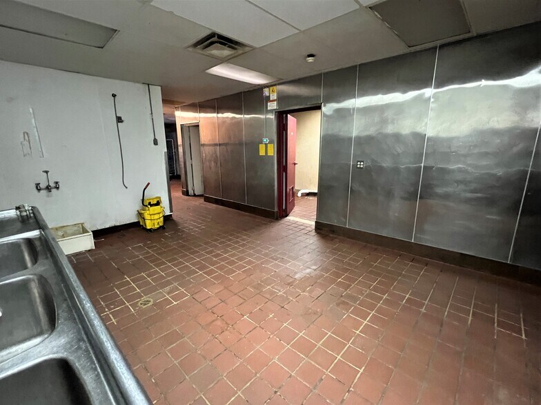 More Photos Of 5185 State Route 30, Greensburg Restaurant For Lease